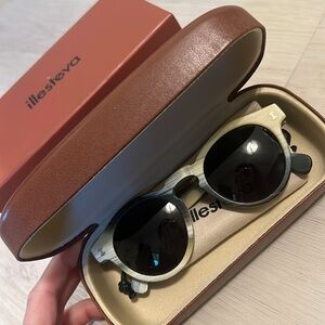 Illesteva Round Sunglasses with Case